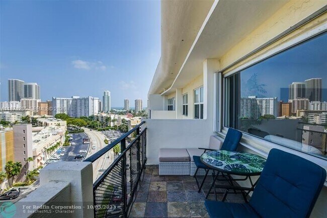 Foto del edificio - 401 Golden Isles Dr