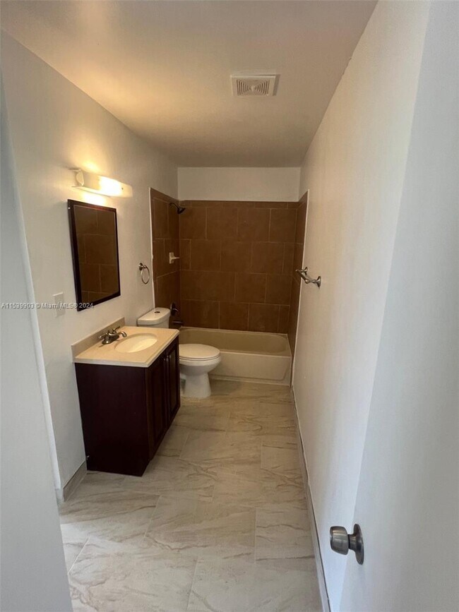Foto del edificio - 7503 Kimberly Blvd