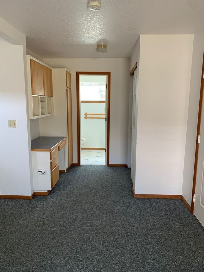 1285 Avenue A