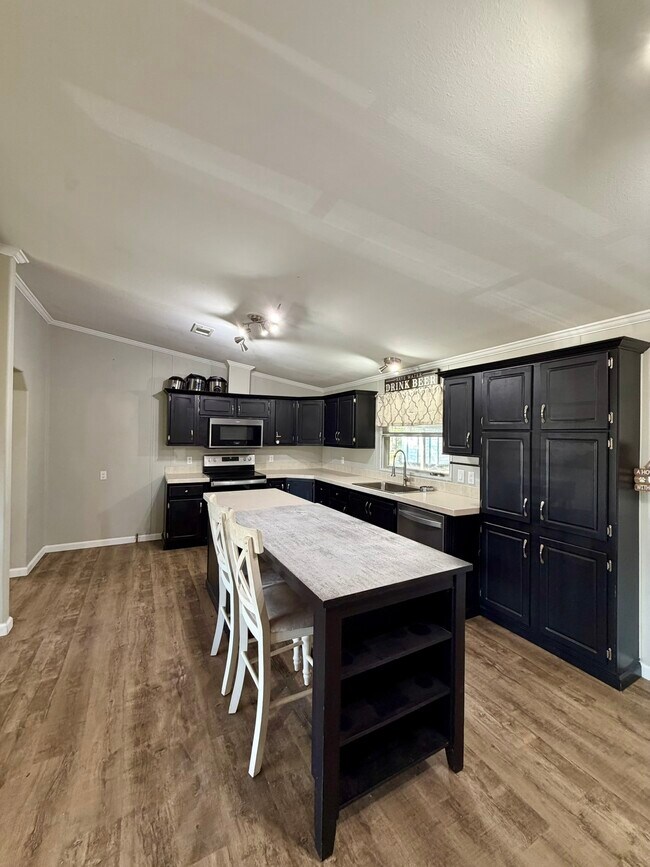 Foto del edificio - 215 Martin-Prejean Rd