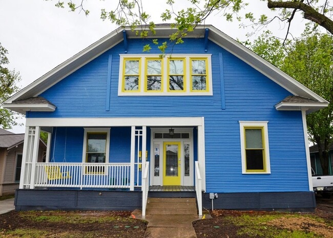 Building Photo - 1013 S Glasgow Dr