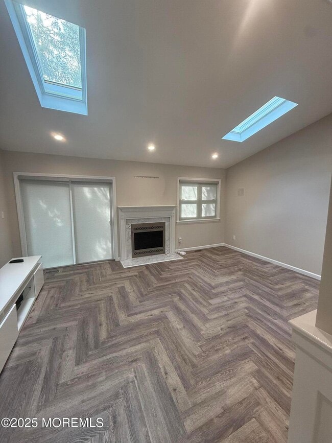 Building Photo - 35 Chestnut Way