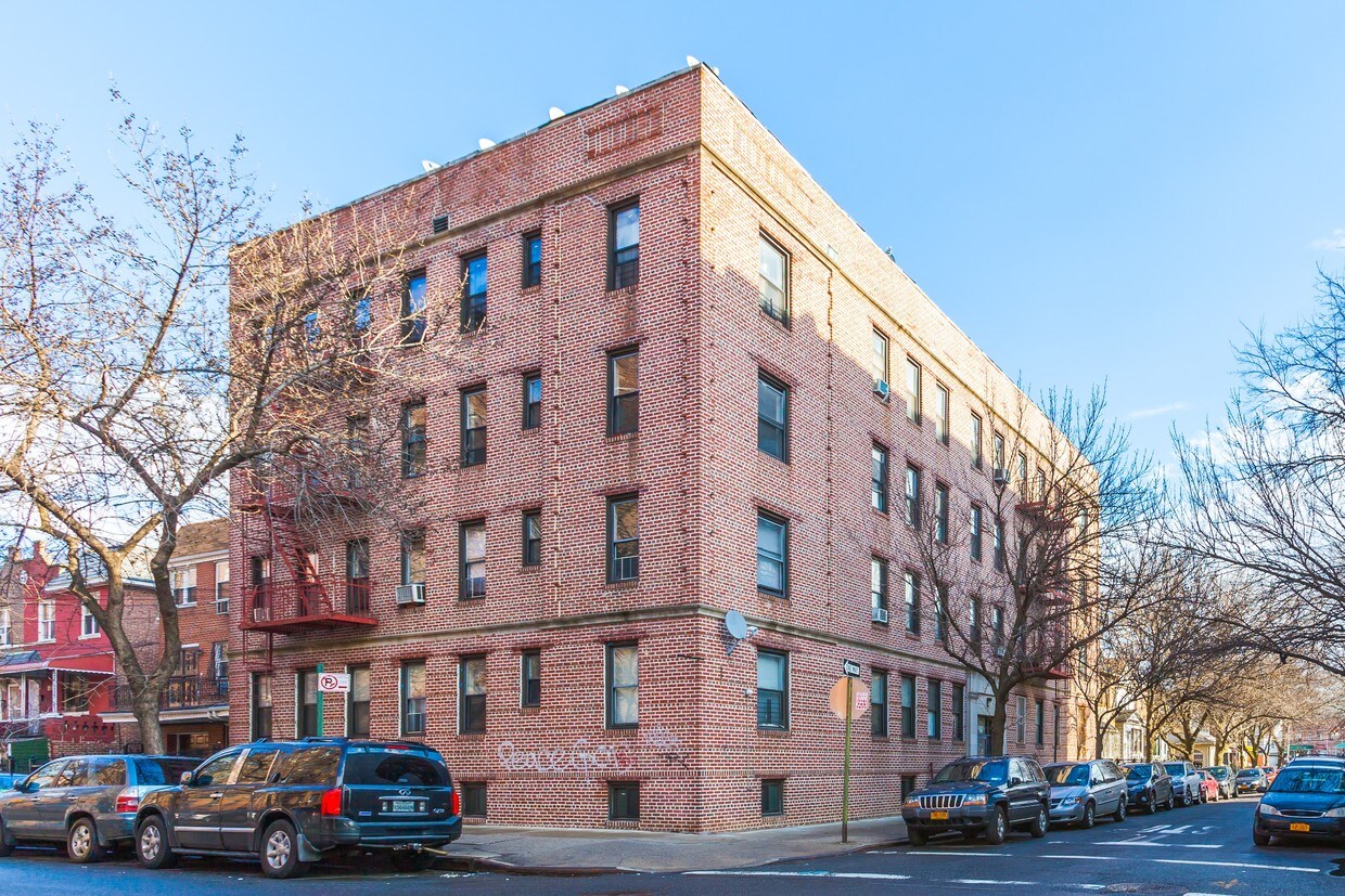Foto del edificio - 43-05 Forley St