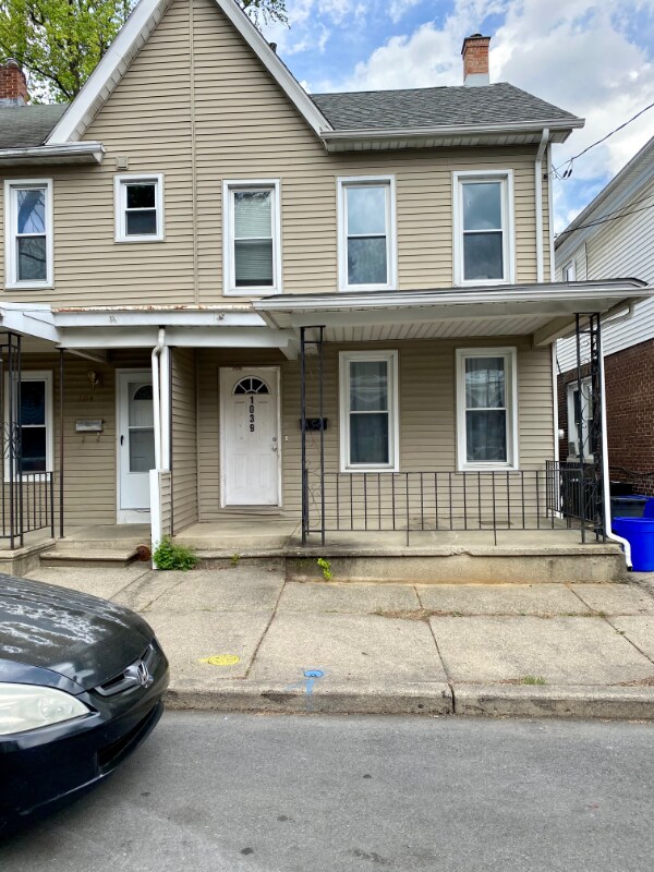 Foto principal - 1039 W Wilkes Barre St