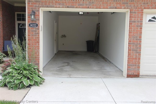 Building Photo - 14222 Shadywood Dr