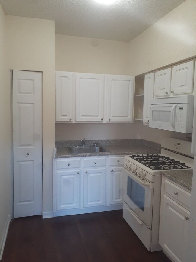 Unit 2-Studio - Castle Property Management