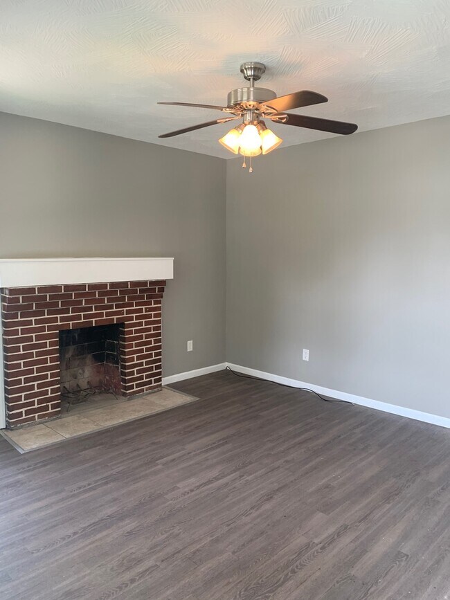 Building Photo - 3 Bedroom Home with Full Basement
