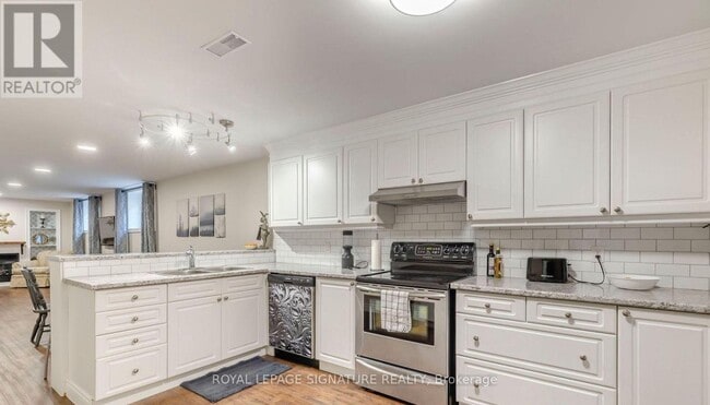 Building Photo - 10 Duval Dr