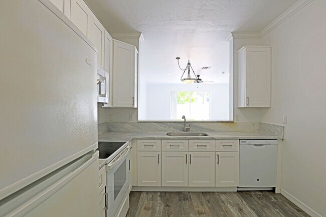 Foto del edificio - Forest Lake Townhomes 3629-102