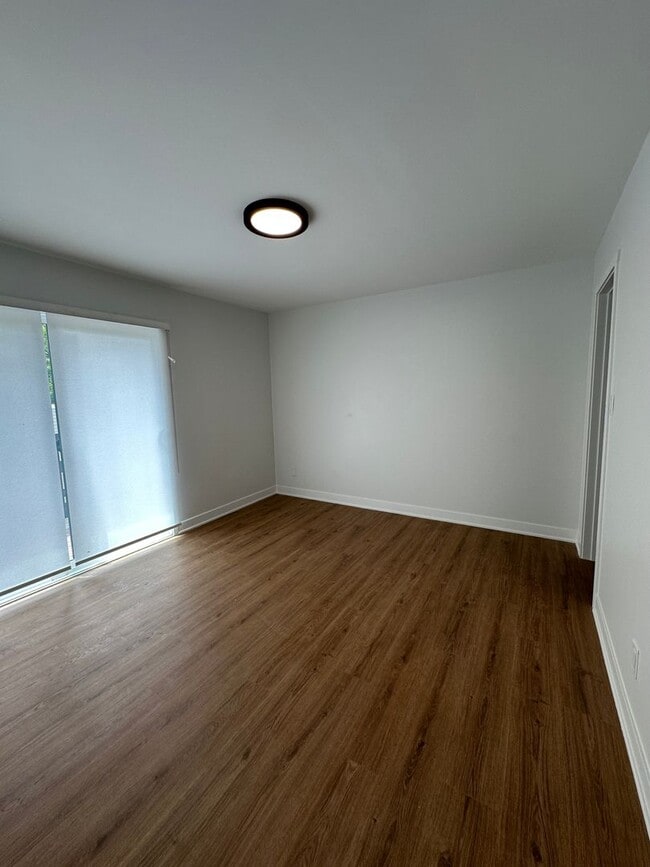 Interior Photo - Rosewood Commons