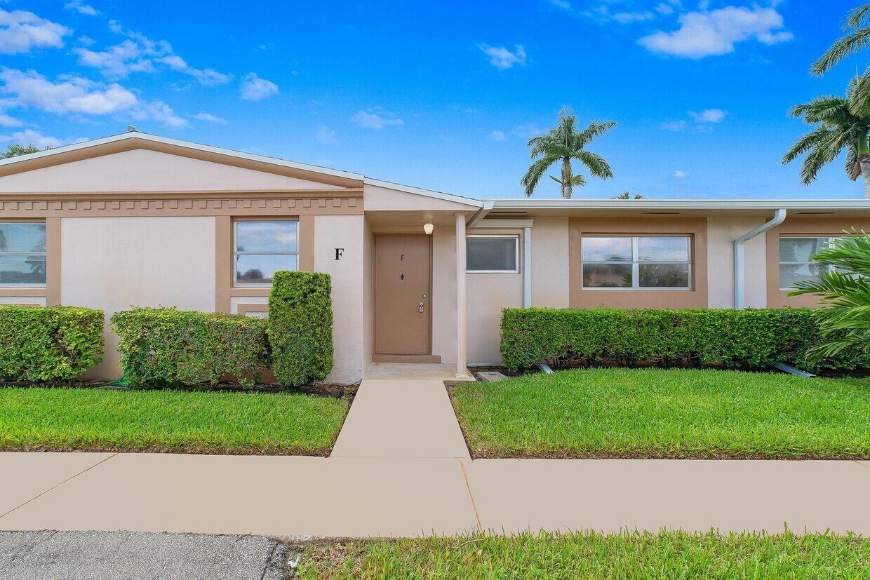 Foto principal - 2567 Dudley Dr W