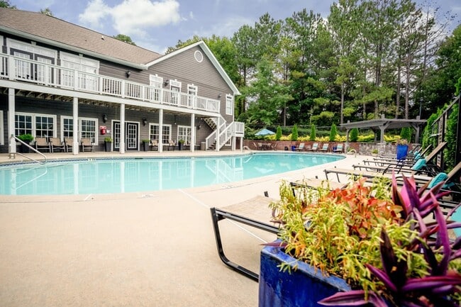 Building Photo - Peachtree Landing