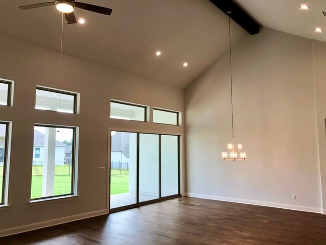 Building Photo - 1920 Murano Ln