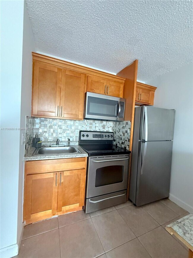 Foto del edificio - 8260 SW 210th St