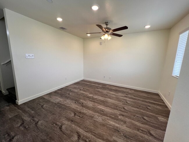 Building Photo - 3 Bedroom 2.5 Bathroom Townhome in Spring,...