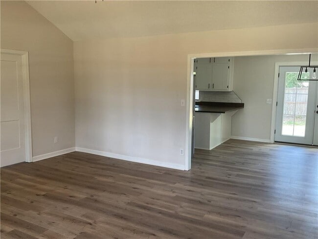 Foto del edificio - 2452 Kilgore Rd