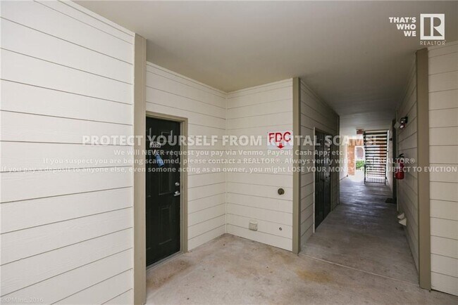 Foto del edificio - 4261 NE Meadow Creek Cir