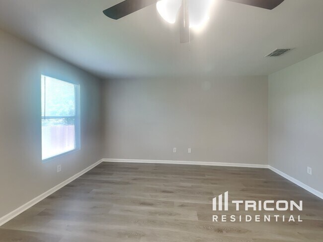 Foto del edificio - 14149 Cochise Dr