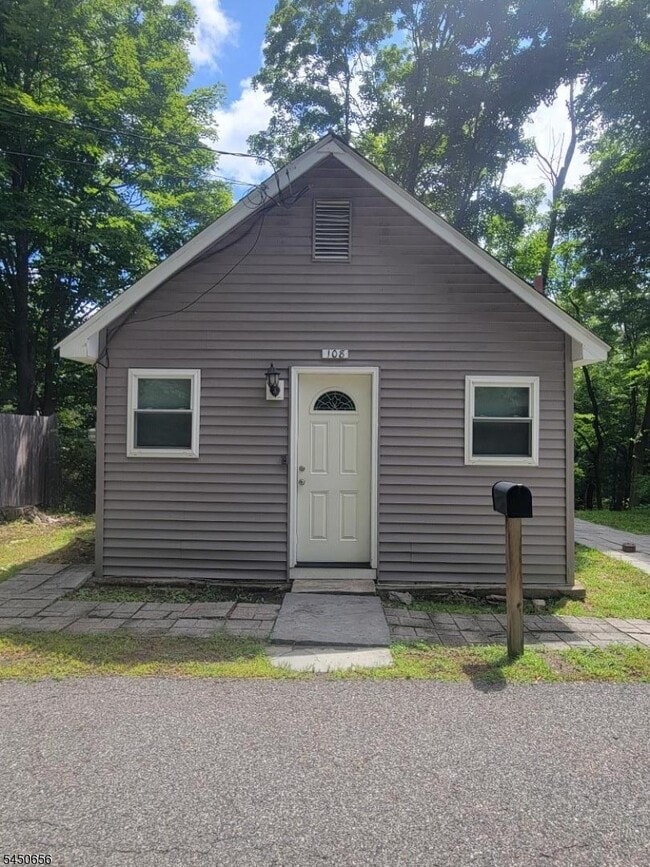 Building Photo - 108 Magee Rd