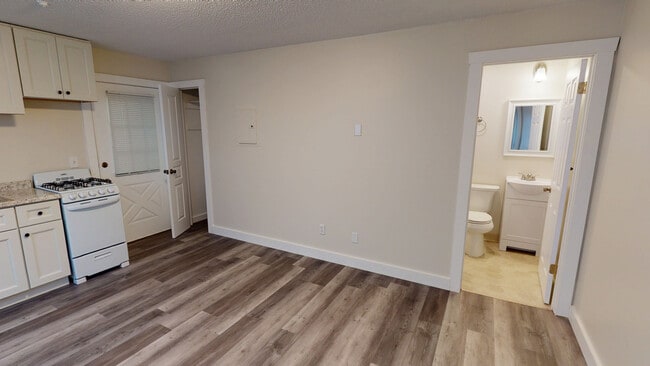 Building Photo - 187 West St