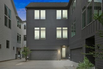 Building Photo - 1247 Peden St