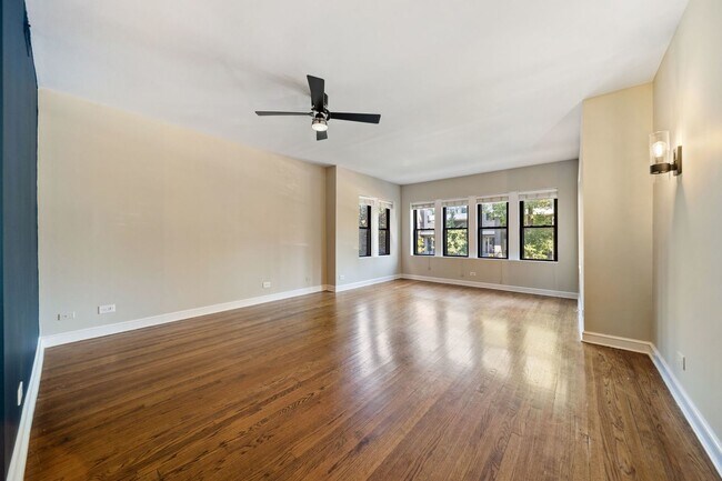 Foto del edificio - 1469 W Winona St