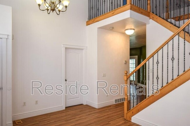 Building Photo - 1020 N 130 W