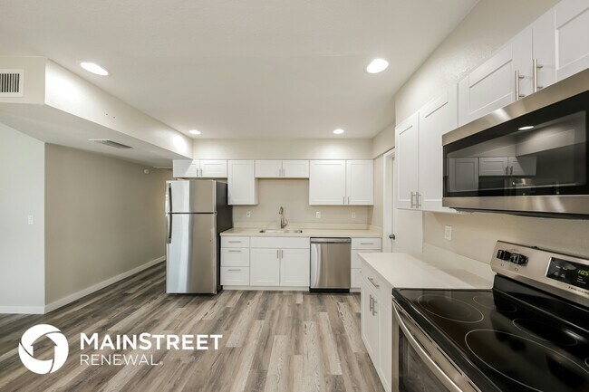 Building Photo - 318 W 18th Ave