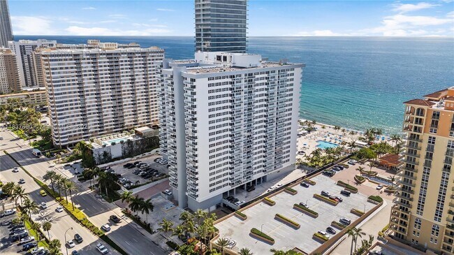Foto del edificio - 2030 S Ocean Dr