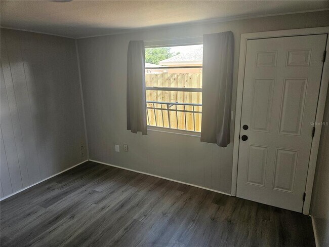 Foto del edificio - 612 Dogwood Ct