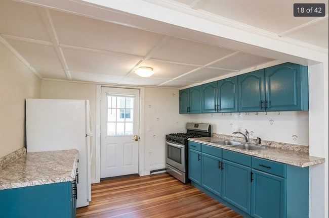 Kitchen - 13 Cherry St