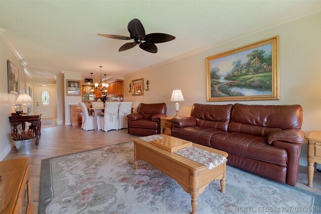 Building Photo - 820 S Hollybrook Dr