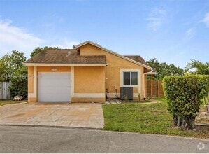 Building Photo - 11041 SW 11th Ct
