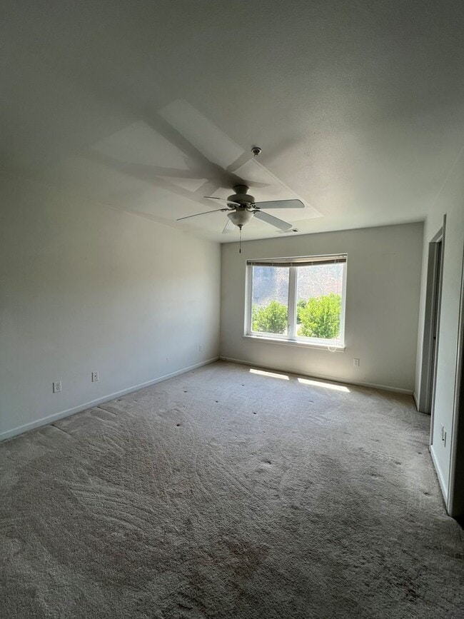Building Photo - 2 Bedroom 2 Bath Condo in New Castle