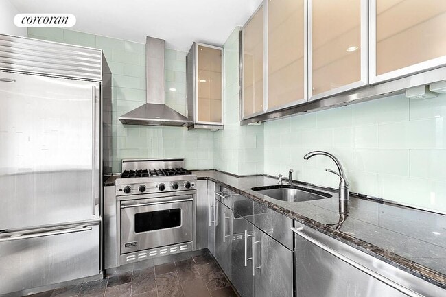 Building Photo - 189 Bridge St