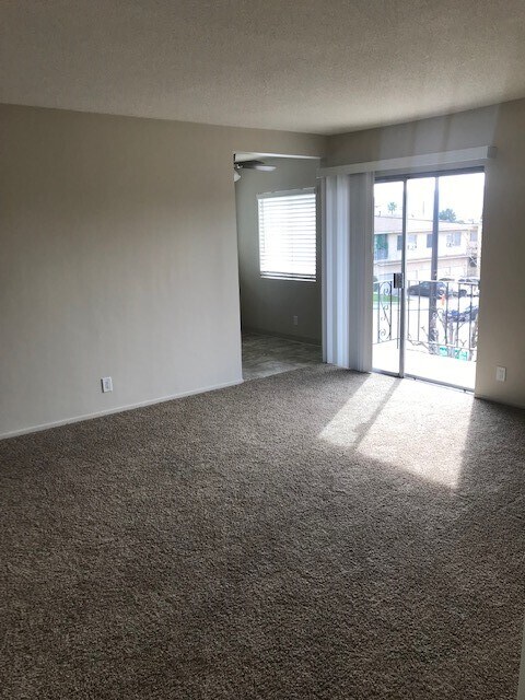 Building Photo - 401 Cornell Dr