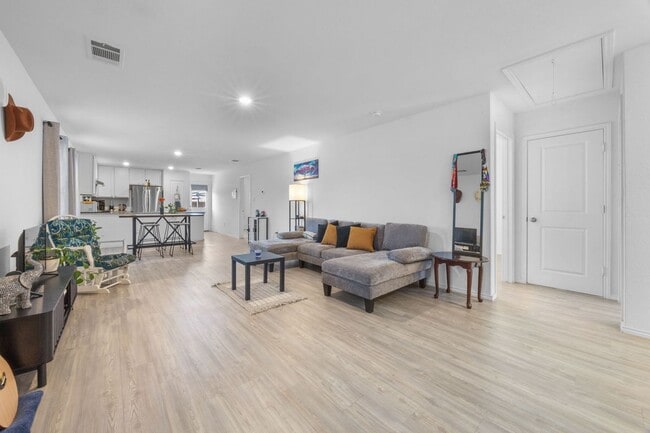 Building Photo - 7415 Donkey Vly