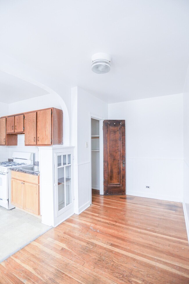 Foto del edificio - 4726 W Addison St