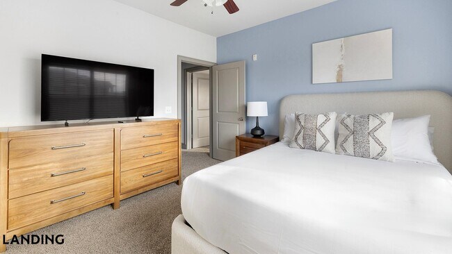 Foto del edificio - 4689 Mustang Pkwy