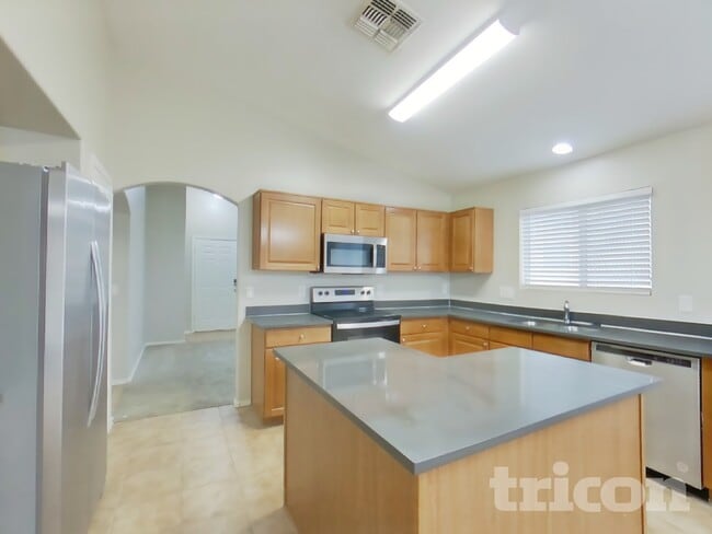 Building Photo - 1491 E Stirrup Ln