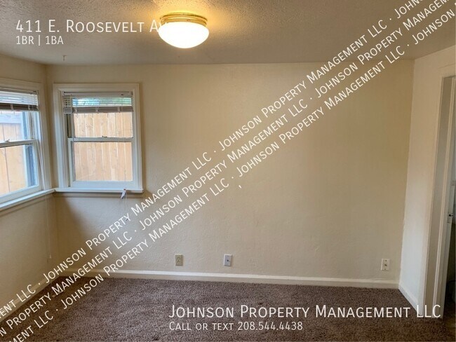 Building Photo - 411 E Roosevelt Ave