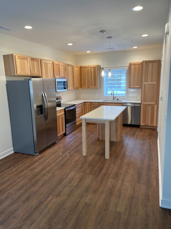 Welcoming kitchens - 415 14th Ave SW