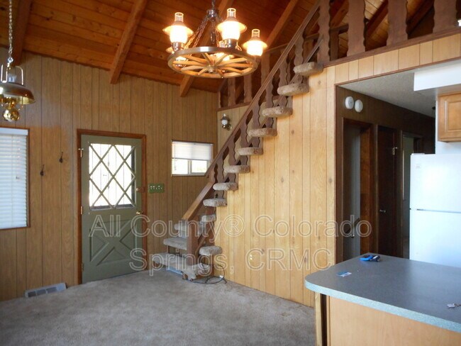 Building Photo - 1302 Twin Lakes Dr