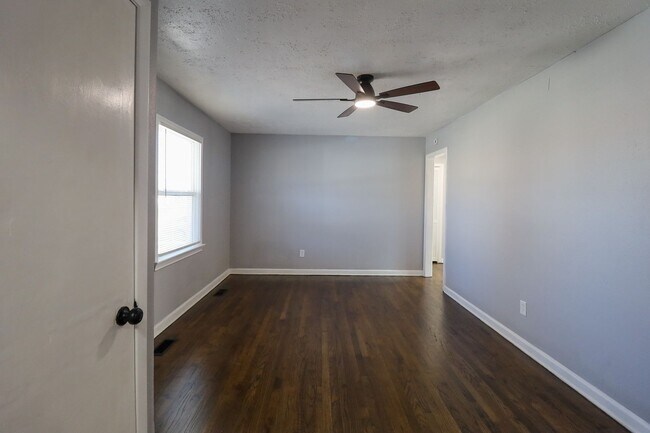 Foto del edificio - AVAILABLE NOW | VOUCHERS WELCOMED | 4 Bed | 2 Bath | West Tulsa