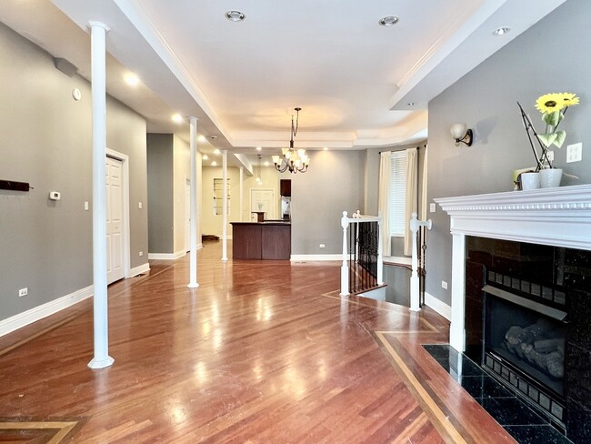 Building Photo - 2862 W Belden Ave