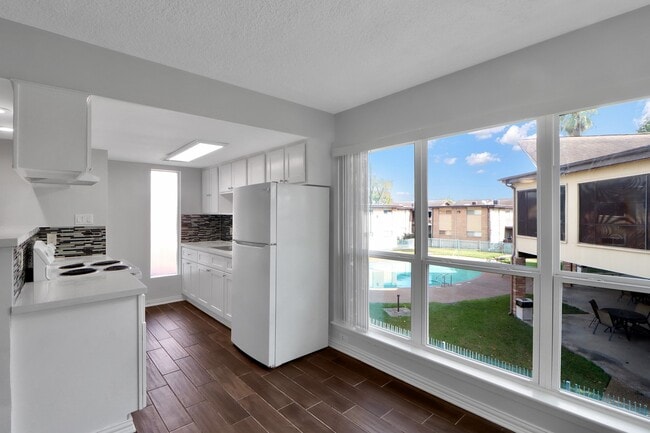 Foto del edificio - 7047 Bissonnet St