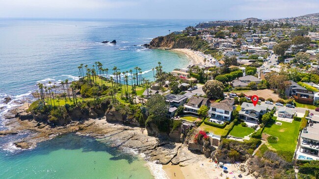 Building Photo - Incredible ocean views and private steps t...