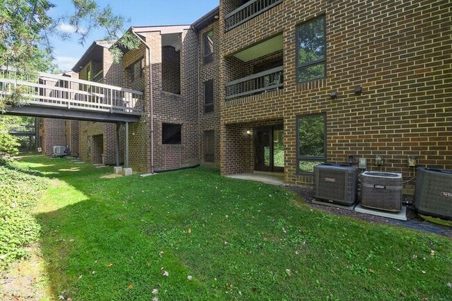 Building Photo - 23252 Chestnut Oak Ct