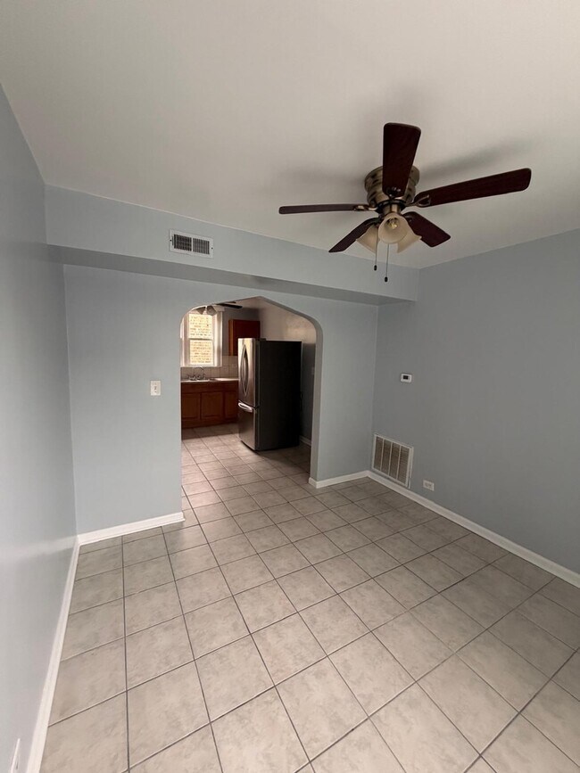 Foto del edificio - 4314 N Menard Ave