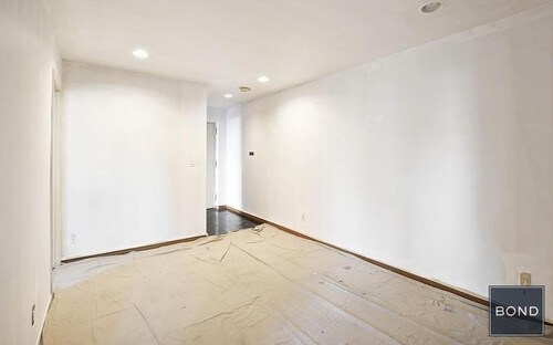 Building Photo - 366 W 30th St